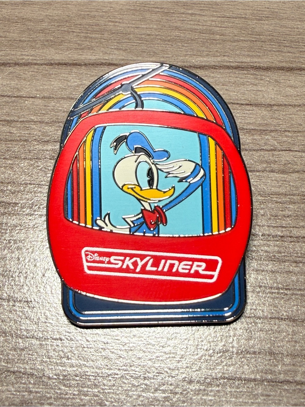 Disney Pins Donald Duck Skyliner